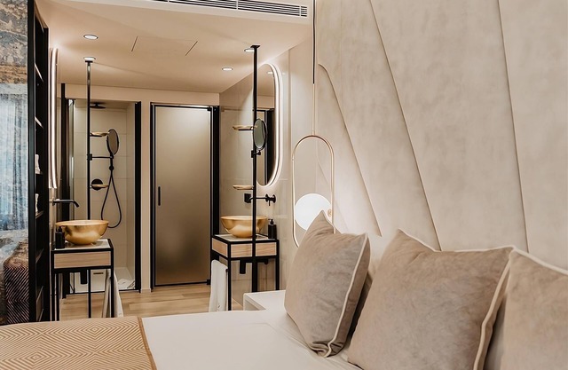 Luxurious Room in a Fabolous Location! Modern Suite w/Large Window