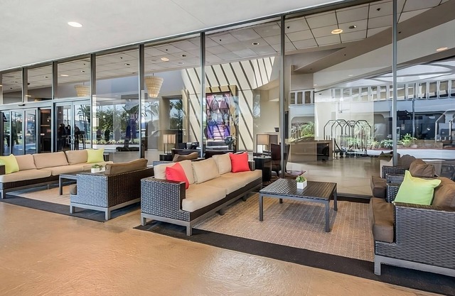 Luxurious Stay Near LAX with Great Amenities! Pets Allowed, Airport Shuttle!