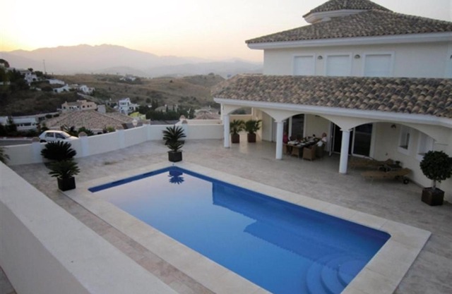 Luxurious villa in the sun