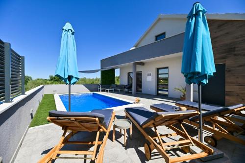 Luxurious Villa Natali