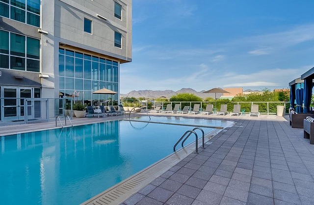 Luxury 1200+ Square-Foot Condo in North Scottsdale (Unit 1039)