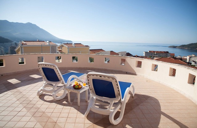 Luxury 150m2 apartment with sea view