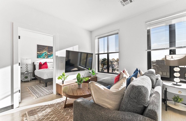 Luxury 2bd/2ba near Boston 1349