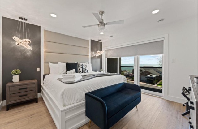 Luxury 3 level, 3 Bedroom 171-9 Condos