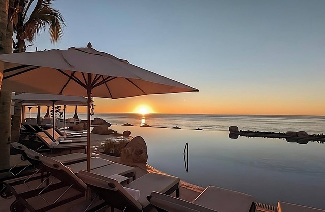LUXURY 3BD/4BA Ocean Front Penthouse with Private Hot Tub! Villa La Valencia