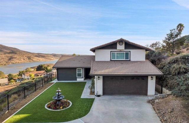 Luxury 4 BR w/Serene Lake Views