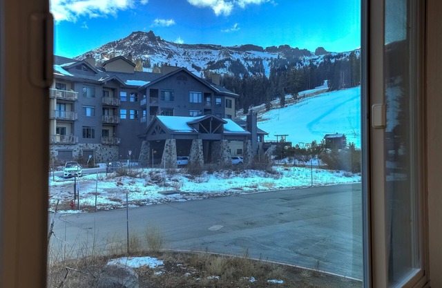 Luxury at Altitude Base Camp 2 Bedroom 2 Condo by RedAwning