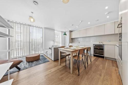 Luxury Central London Apartment, Earls Court