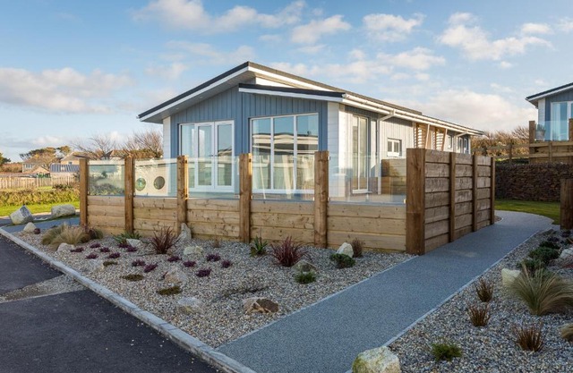 Luxury Harlyn Lodge in Holywell Bay