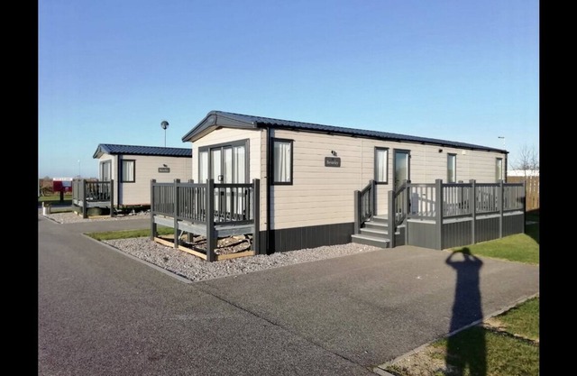 Luxury Holiday Lodge: 10 Elm Close