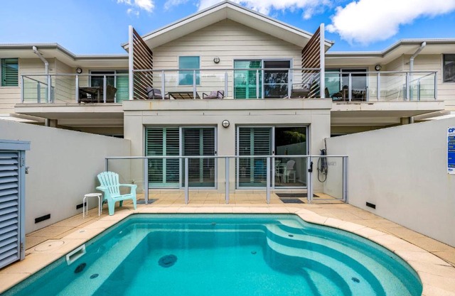 Luxury in Oaks Pacific Blue!