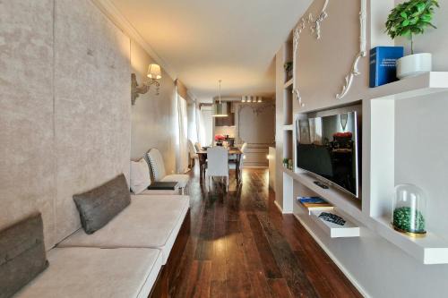 Luxury in the Center - Design & Comfort by Host Hero