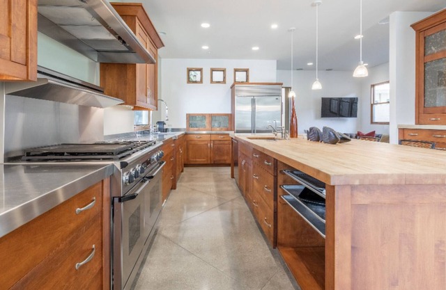 Luxury in the Heart of Coronadel Mar - Chefs Dream Location!