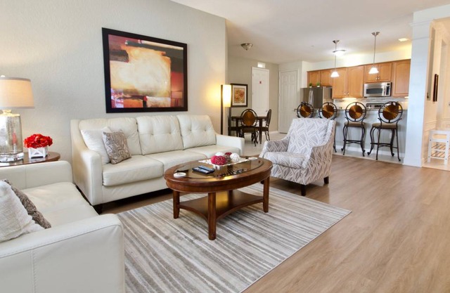 Luxury Lake View Delight Condo Near Pool and Parks NEW!