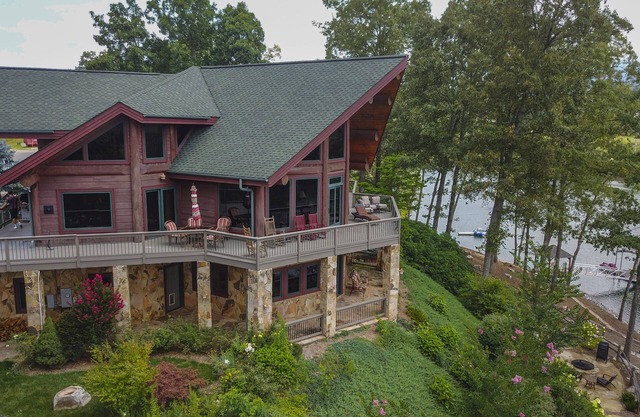Luxury Living on the Lake! Boat Dock Kayaks Firepits, Lake and Mtn Views