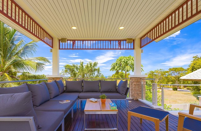 Luxury Mansion 6 BR on Golf Course JB