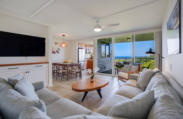 Luxury ocean-view condo with 4 lanais, pool, & hot tubs - walk to Queen's Bath