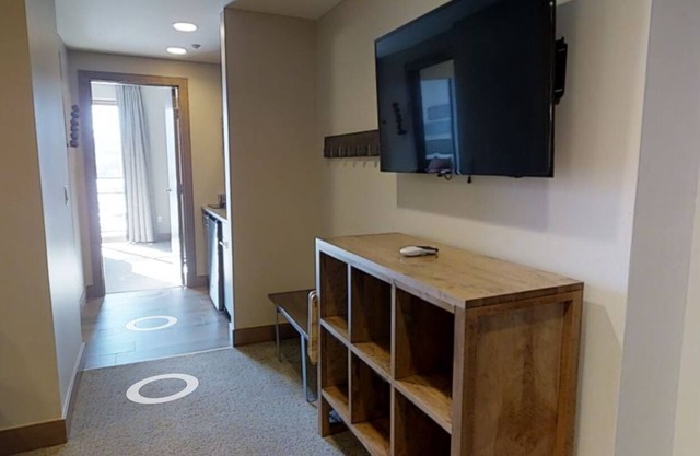 Luxury Ski-In/Ski-Out Suite at Grand Colorado Peak 8 - Spring Skiing Paradise!