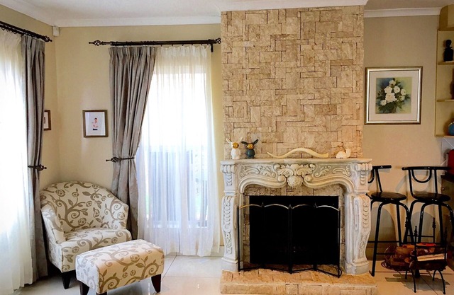 Luxury spacious holiday house near lake and beach