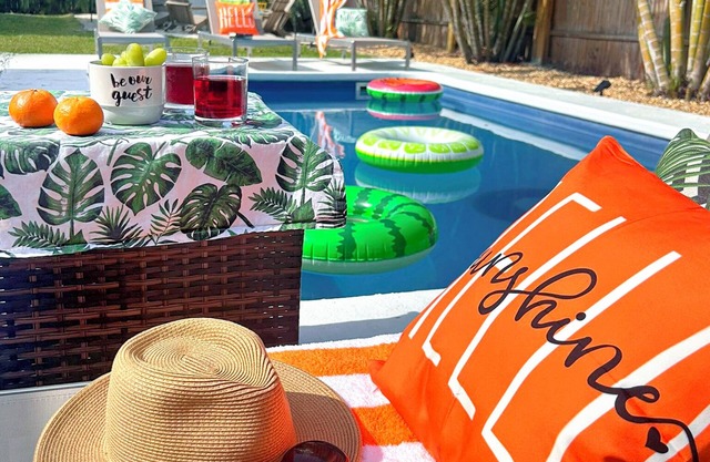 Luxury Tropical Retreat, Pool, King Beds & Game Room