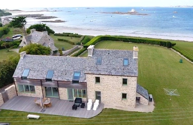 Luxury villa with panoramic sea view and beach access 4 bedrooms 3 bathrooms