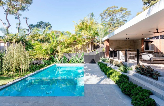 Luxury Villas Balmoral Luxury Estate (Walk to Beach)
