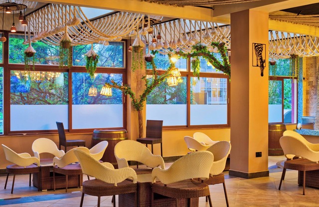 Maanzoni 680 hotel