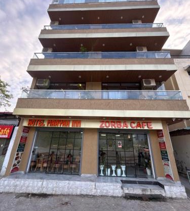 Maayaa inn by Ganges