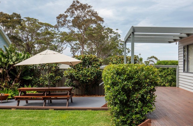 Magnolia Cottage - Pet Friendly - 5 Mins Drive to Hyams Beach