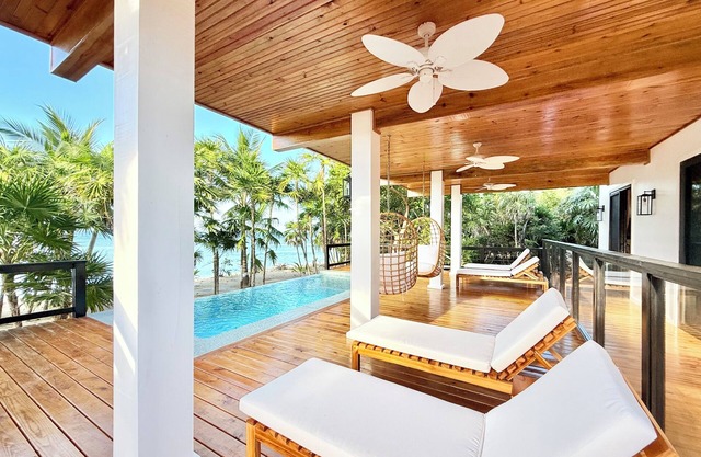 Main House @ Pacific Pearl, Milton Bight