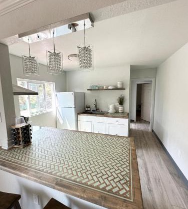 Main House 3BR Retreat with Kitchen