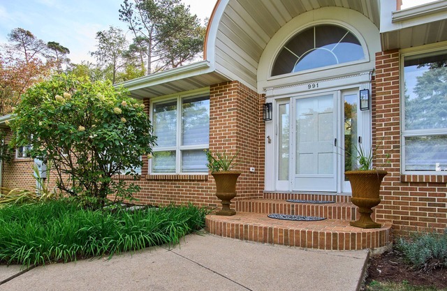 MAISON de BLUE et BLANC, Luxury Renovated Home, Close to Beaver Stadium.n
