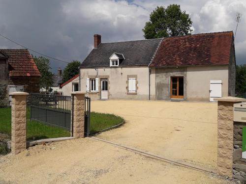 Maison Indépendante avec Jardin Sud Berry - FR-1-591-751