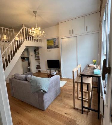 Maisonette Studio Flat in Putney