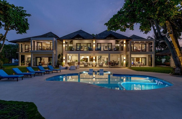Malatai - A Stunning Private Luxury Beachfront Villa with Pool & Sunset Views
