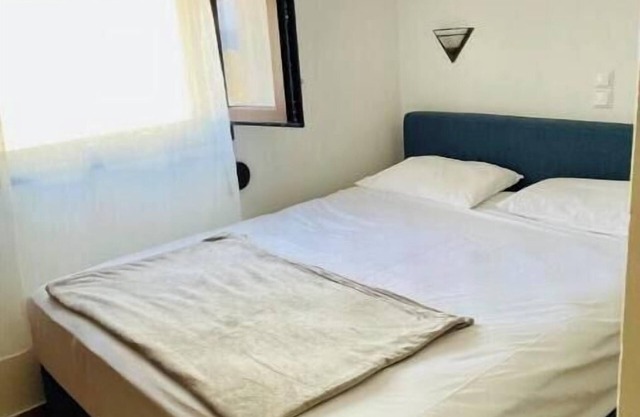 Mandora’s cozy sea view apartment