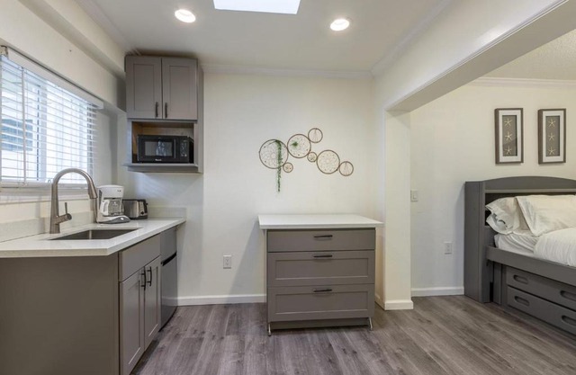 @ Marbella Lane - Adorable and Quiet Studio