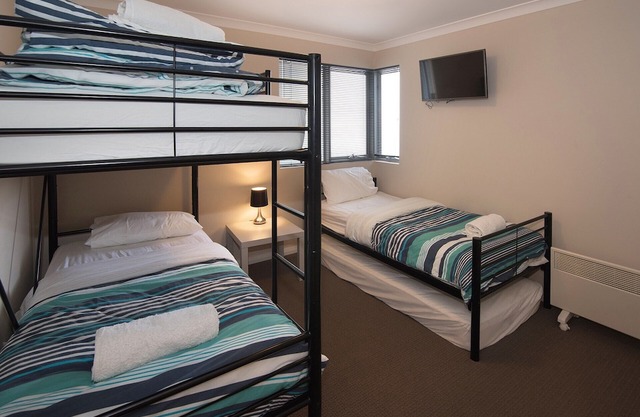 Marina Edge- WIFI, Kayaks, Bikes x2, BBQ