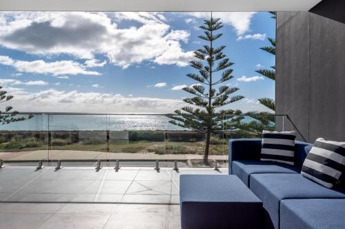 Marina-ocean Front Escape With Breathtaking Views