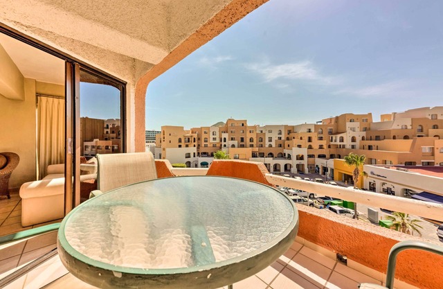 Marina View Cabo San Lucas Condo < 1 Mile to Beach