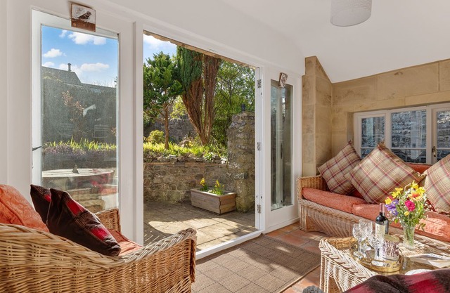 Mary Cottage - Three Bedroom Cottage, Sleeps 6
