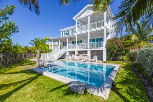 Mastway House -Pool & Dock!