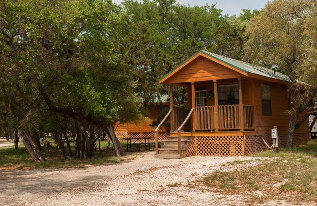 Medina Lake Camping Resort Cabin 5