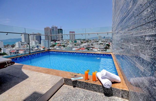 Mega Light Hotel