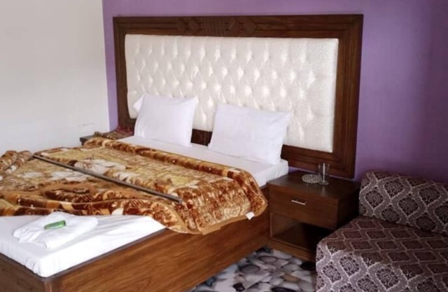 Mezban Hotel & Restaurant