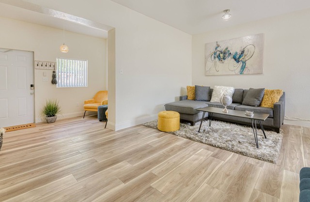 Miami Comfort & Cozy! Near South Beach & Wynwood & Hard Rock Stadium