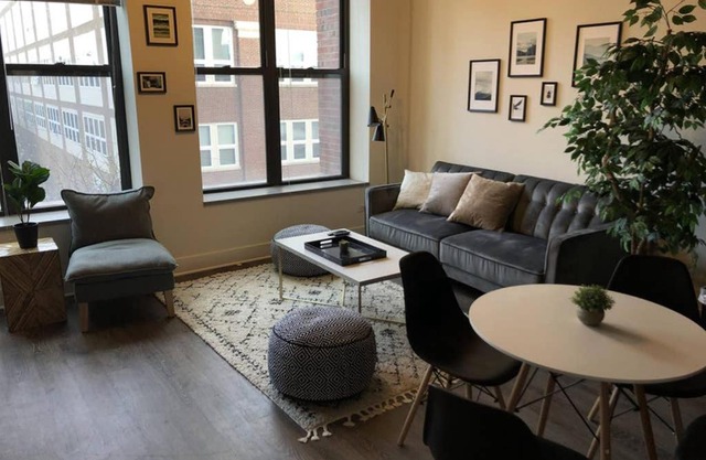 Michigan avenue 2br2ba with Optional parking 303