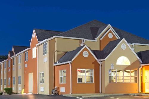 Microtel Inn 