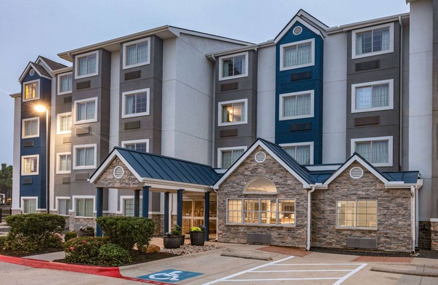Microtel Inn & Suites by Wyndham Austin Airport