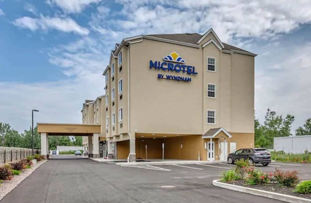 Microtel Inn & Suites by Wyndham Niagara Falls